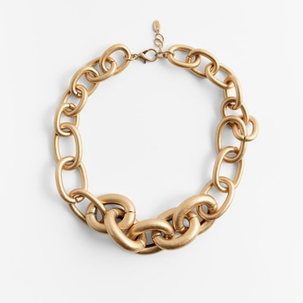 Zara Elegant Gold-Tone Chain Necklace
